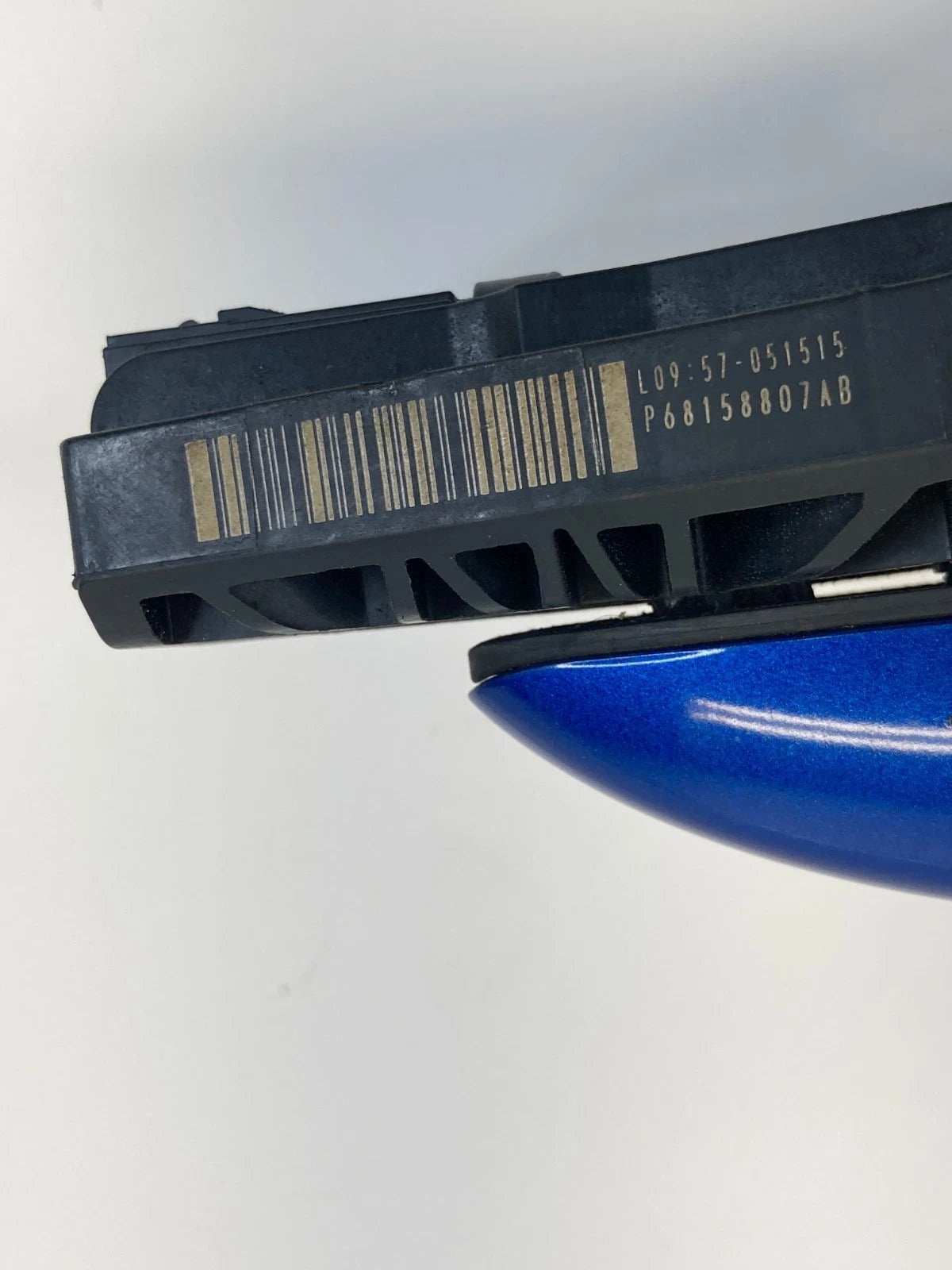 2015-2017 CHRYSLER 200 SEDAN FRONT LEFT SIDE EXTERIOR DOOR HANDLE 68158807AB OEM