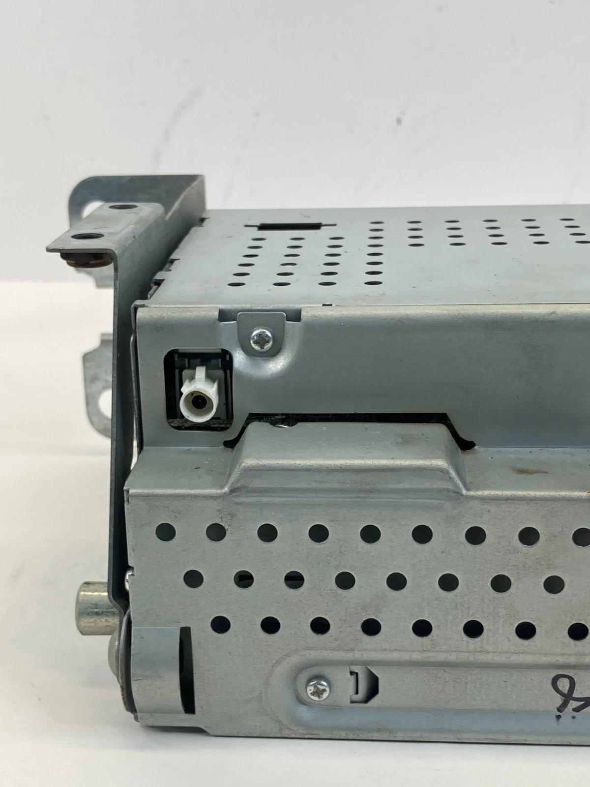 2009-2011 JAGUAR XF RADIO AM/FM STEREO 6DISC CD PLAYER RECEIVER 7G9N14C230TA OEM