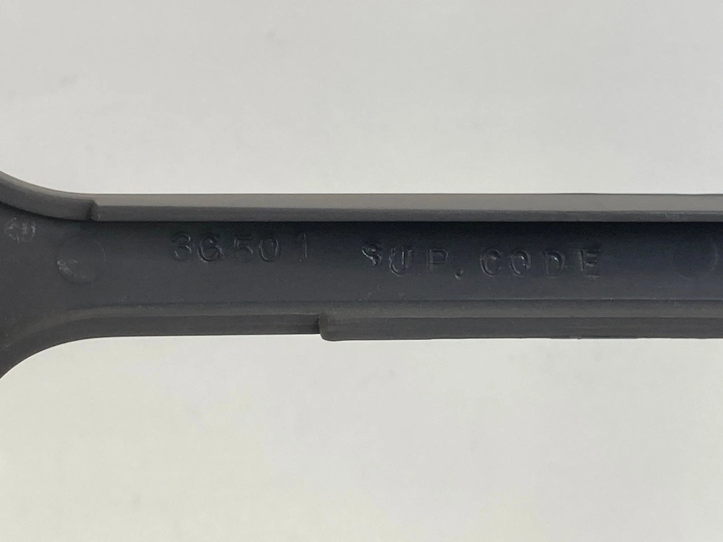 01-05 CHRYSLER PT CRUISER DASH CENTER CLIMATE TRIM BEZEL PANEL W AC VENTS OEM