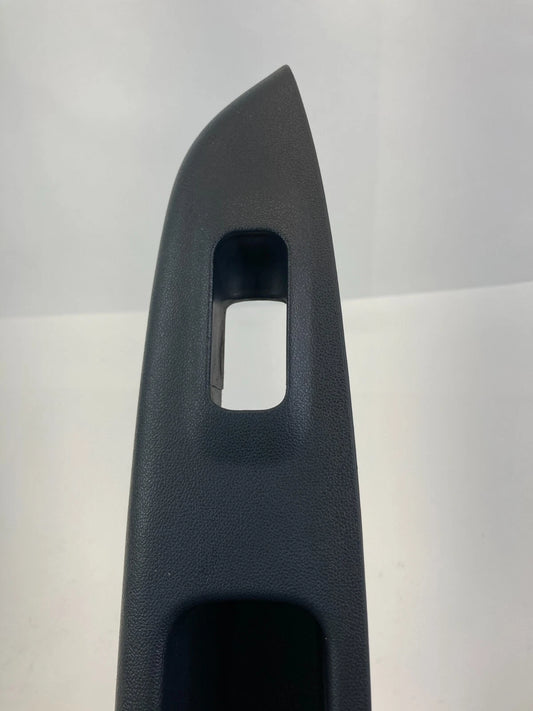 06 07 HYUNDAI ACCENT SEDAN REAR RIGHT SIDE DOOR WINDOW SWITCH BEZEL 83720-1E010