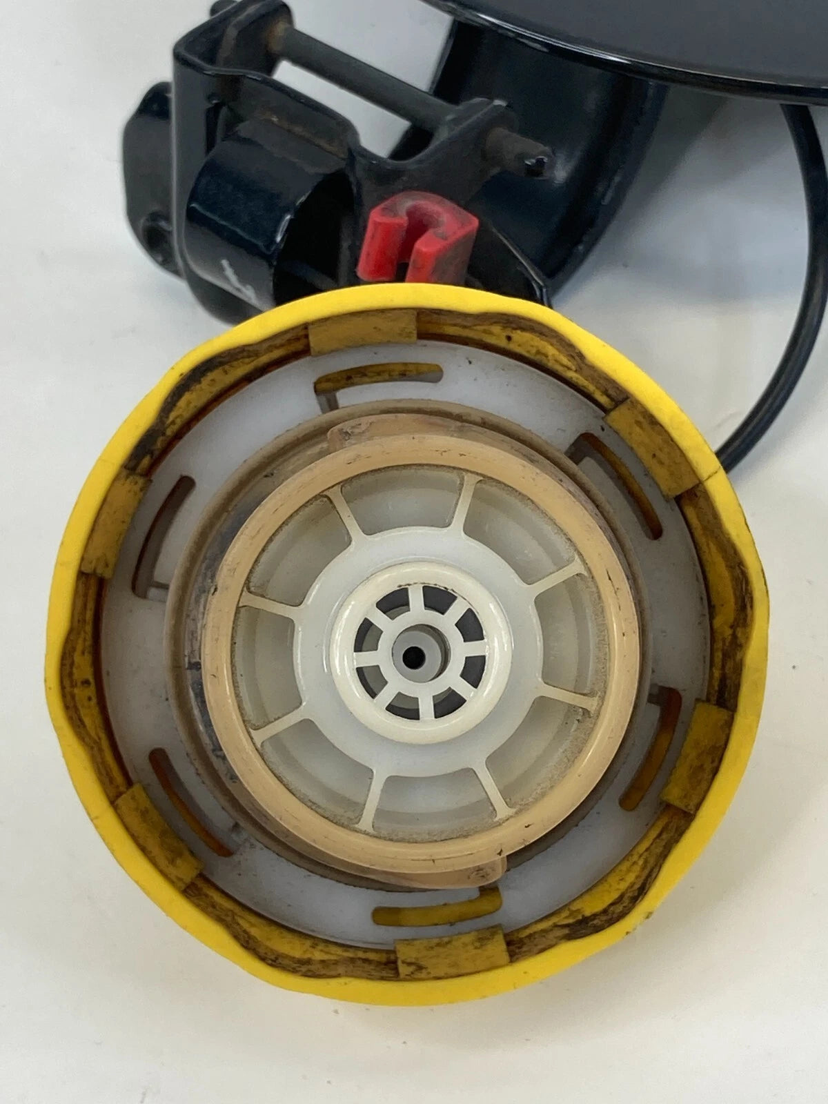 2008-2016 CHRYSLER TOWN & COUNTRY FUEL FILLER DOOR GAS COVER LID 05116393AA