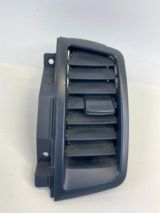 2010-2013 KIA SOUL DASH CENTER RIGHT A/C HEATER AIR VENT GRILLE 97420-2K000 OEM