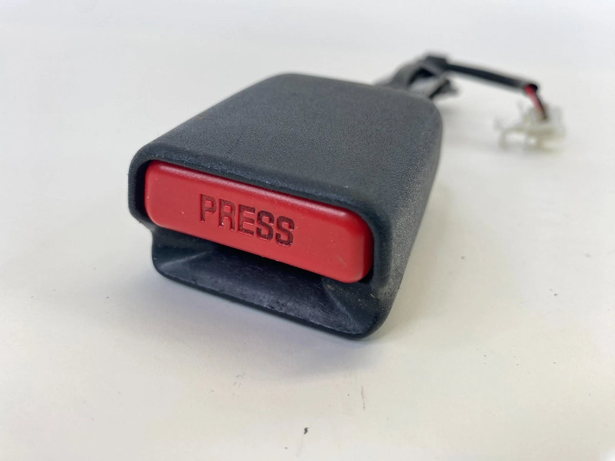 2014-2016 MAZDA 3 FRONT RIGHT PASSENGER SIDE SEAT BELT SEATBELT BUCKLE ASSY OEM