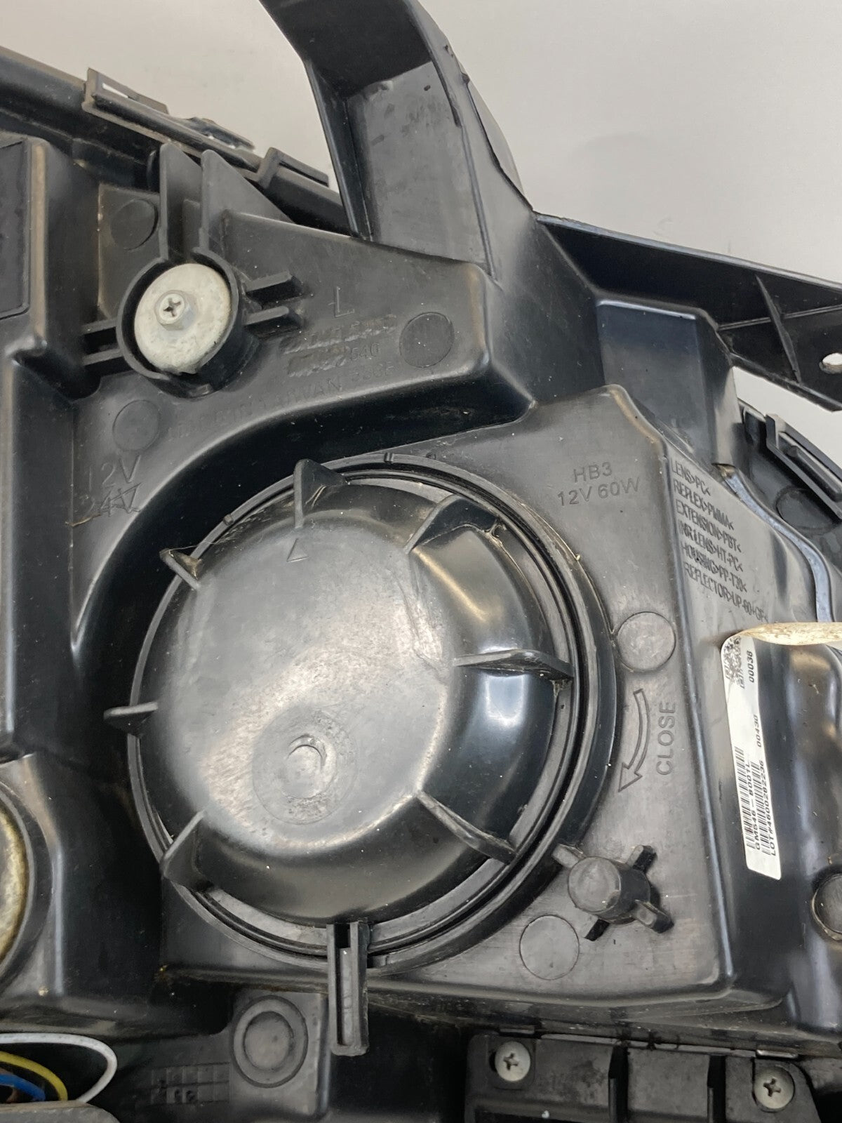 2010-2015 Chevrolet Equinox Left Driver Headlight Headlamp Halogen Assy OEM