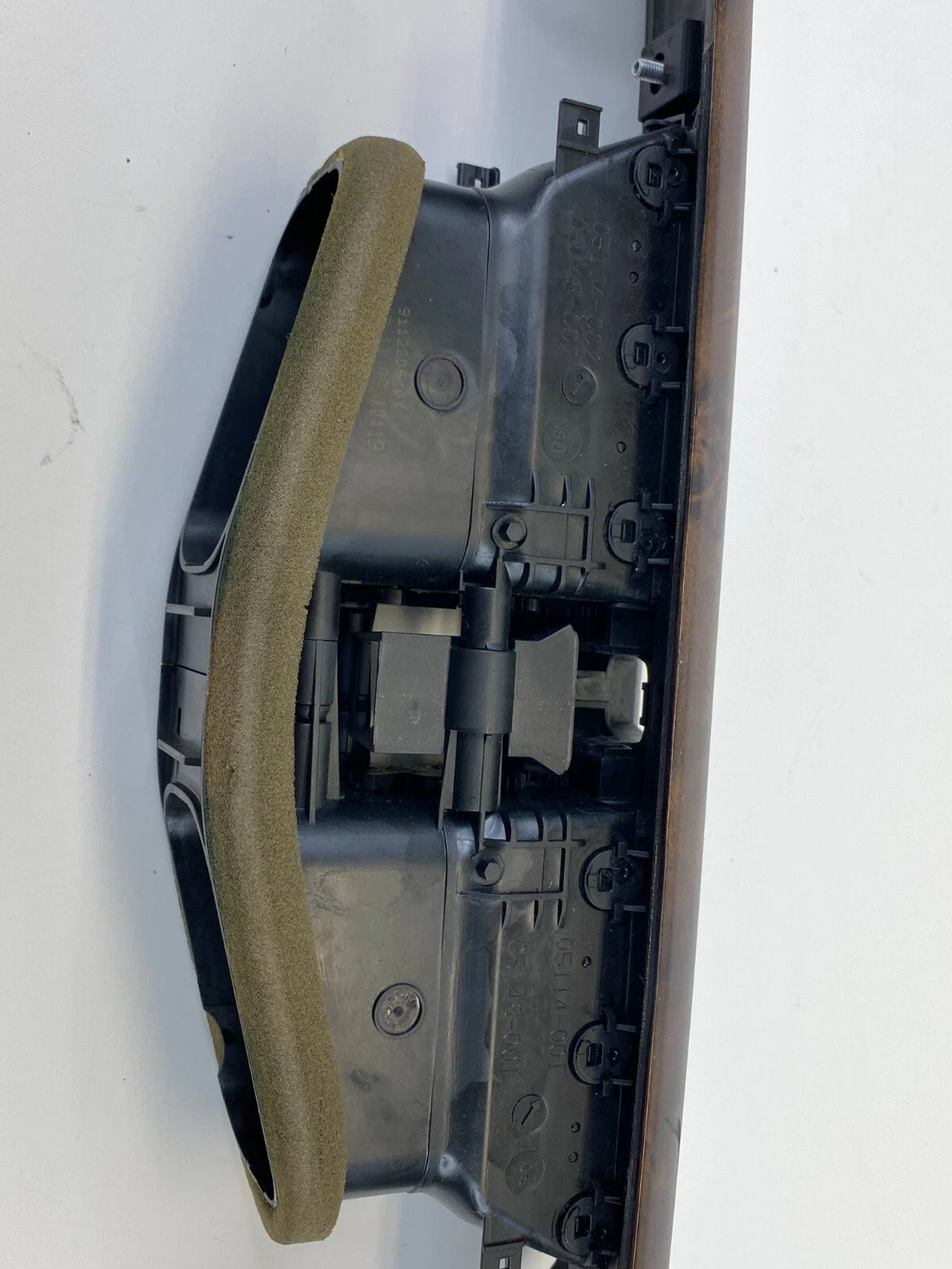 09 10 BMW 535I XDRIVE 08-10 535I CENTER DASH TRIM MOLDING BEZEL W/ AIR VENT OEM