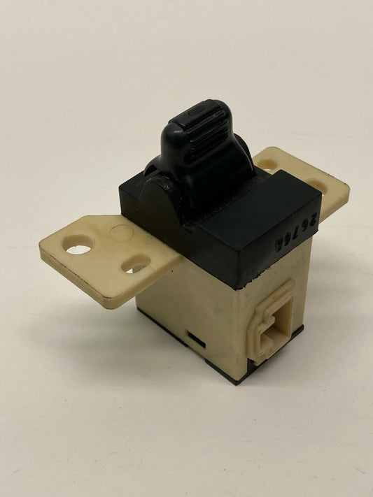 93-97 DODGE INTREPID CONCORDE 94-97 LHS FRONT RIGHT SIDE DOOR LOCK SWITCH OEM