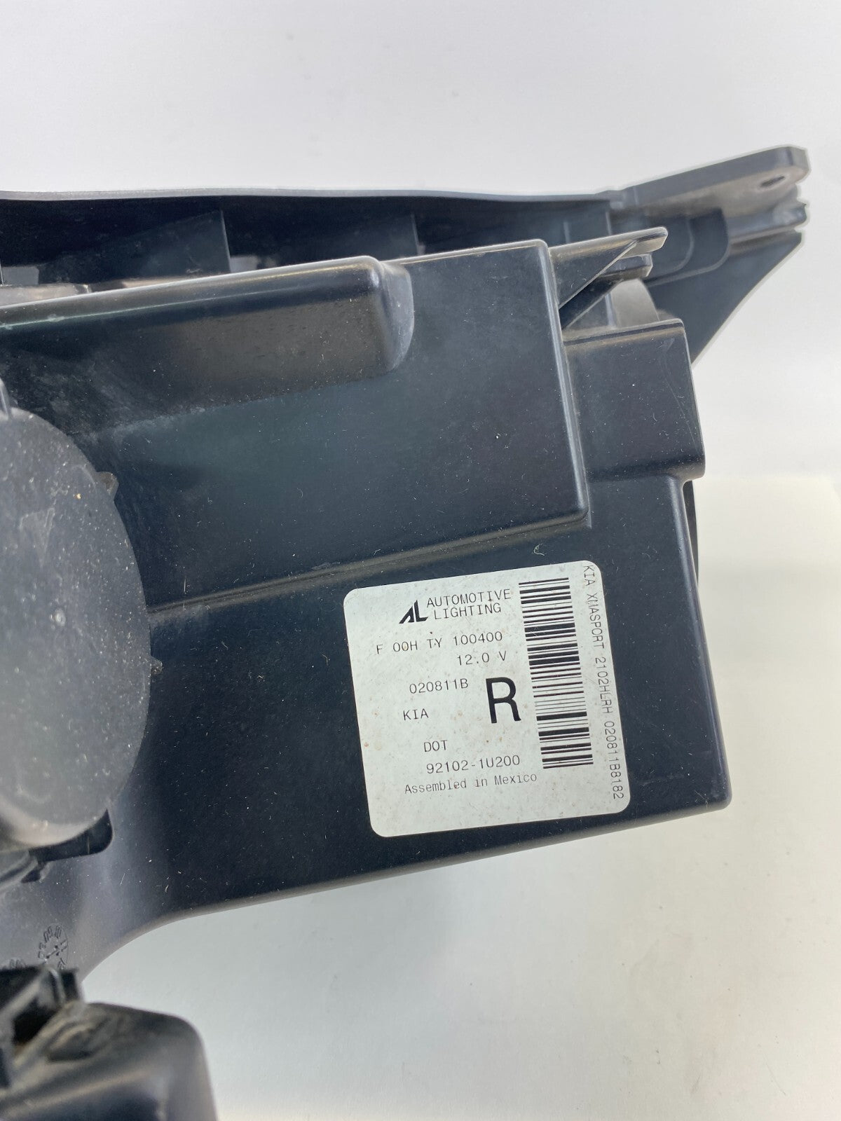 2011-2013 Kia Sorento Front Right Passenger Headlight Headlamp 92102-1U200 OEM