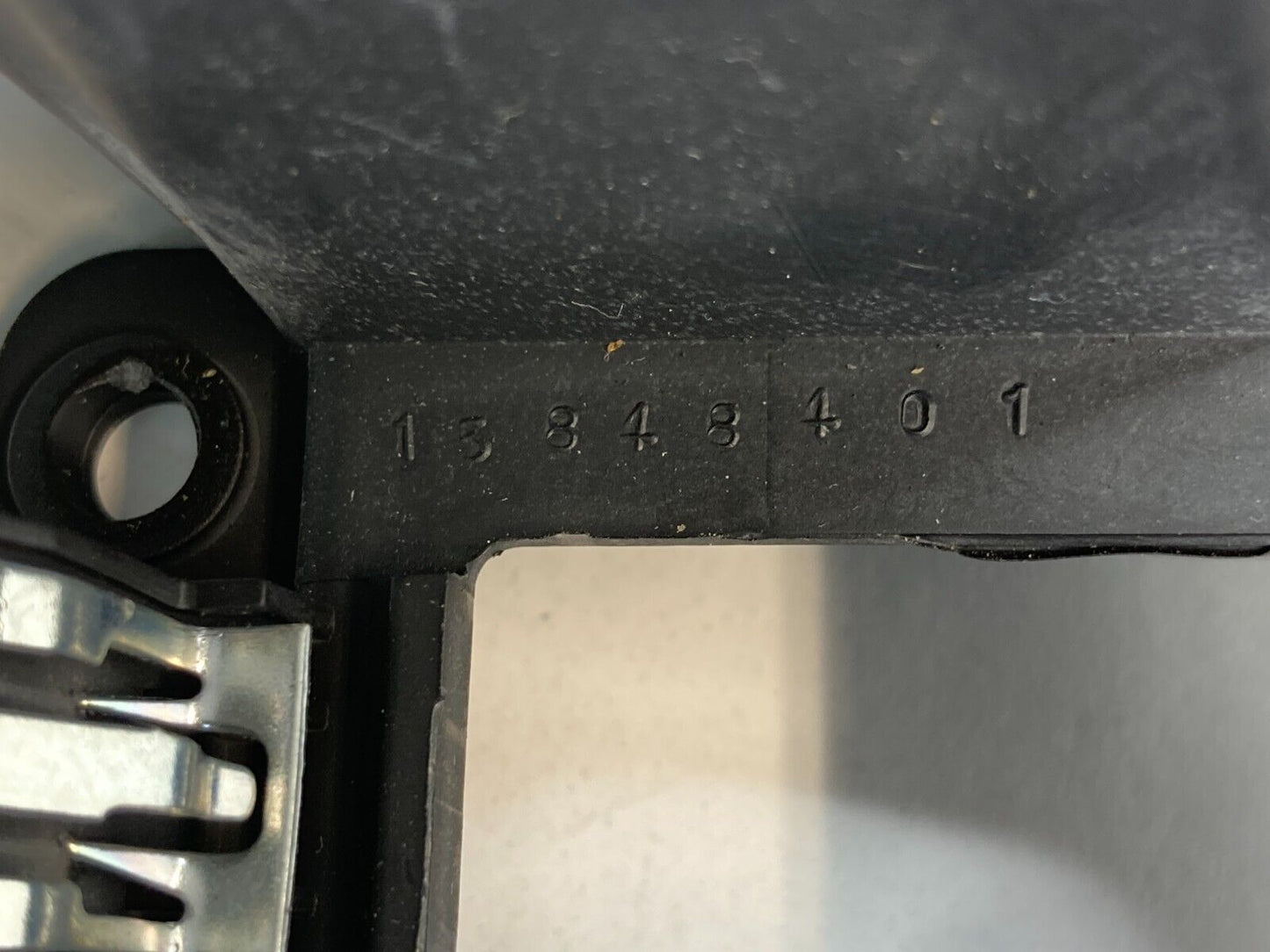 2006 Pontiac Torrent Center Dash Dashboard A/C Air Vent Grille Outlet 15848401