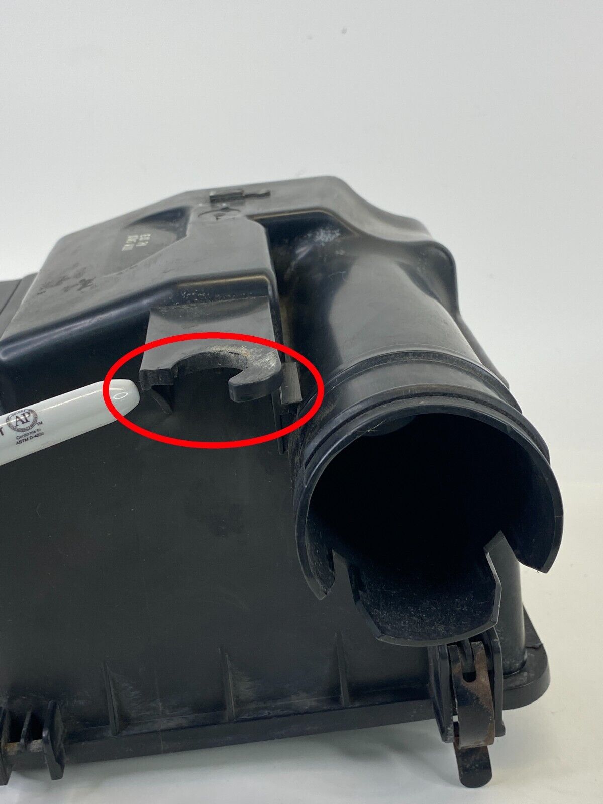 07-10 Hyundai Elantra 2.0L FWD Air Intake Cleaner Box Lower Cover 28112-2H100