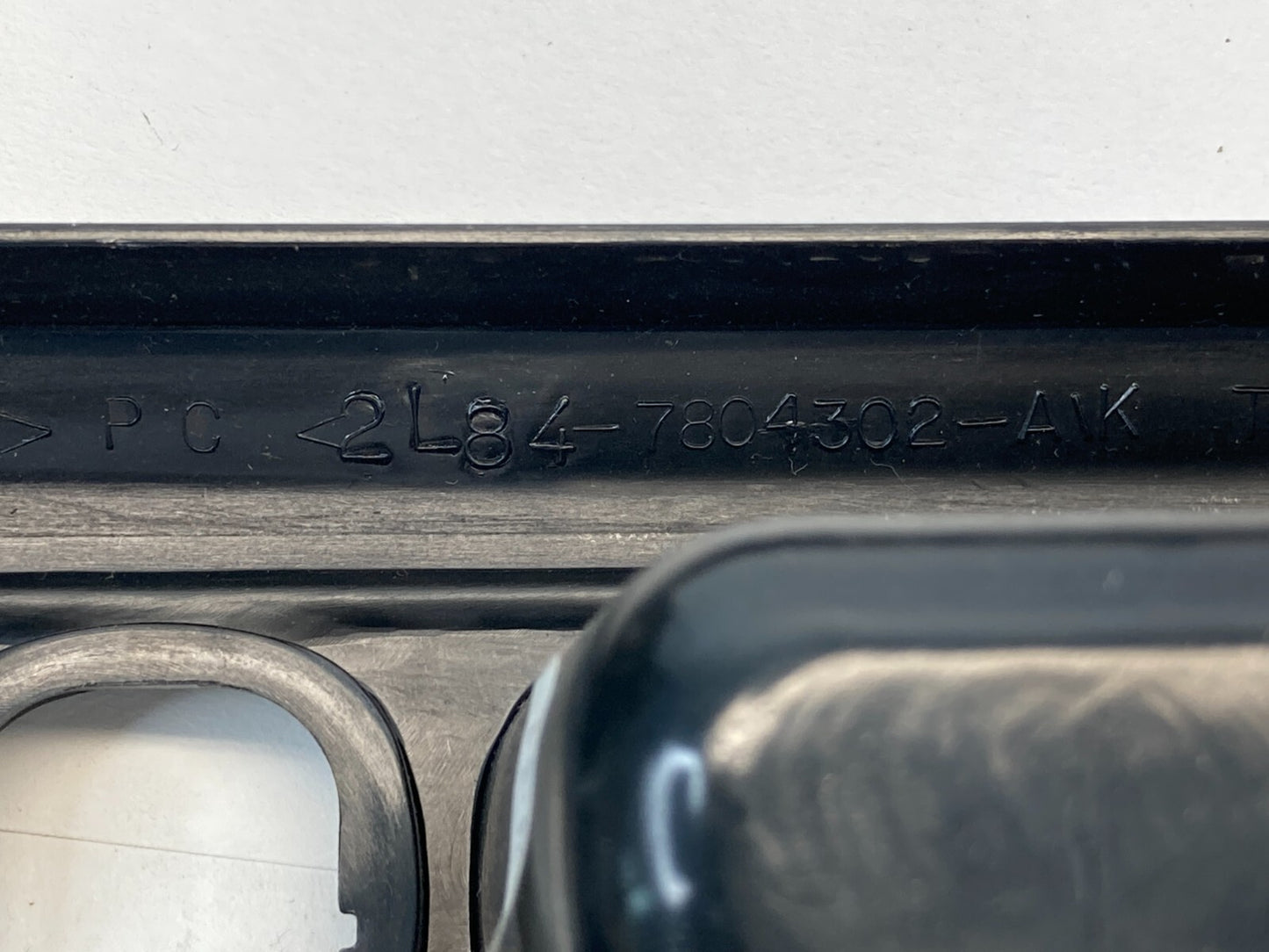 01-03 Ford Escape Dash Radio AC Climate Control Bezel Trim Panel 2L847804302AK