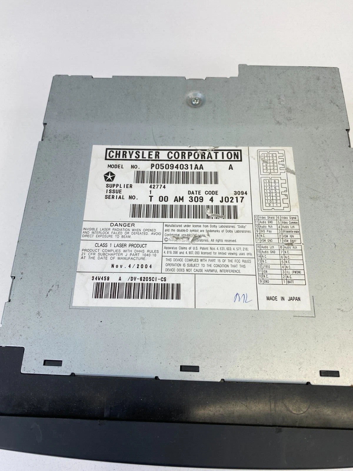 2004-2006 CHRYSLER PACIFICA 6 DISC CD DVD PLAYER CHANGER OEM P05094031AA
