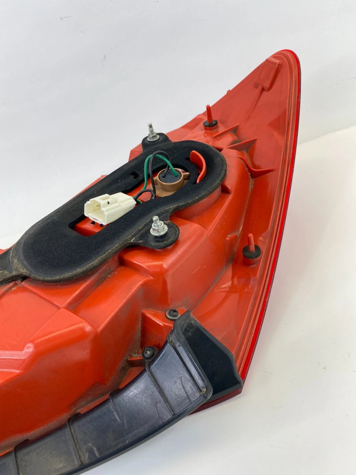 2009-2013 INFINITI G37 SEDAN REAR RIGHT BACK SIDE TAIL LIGHT TAILLIGHT LAMP OEM