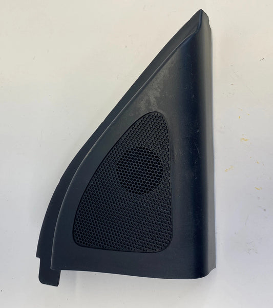 10-13 KIA FORTE FRONT RIGHT PASSENGER DOOR TWEETER SPEAKER COVER OEM 87660-1M000