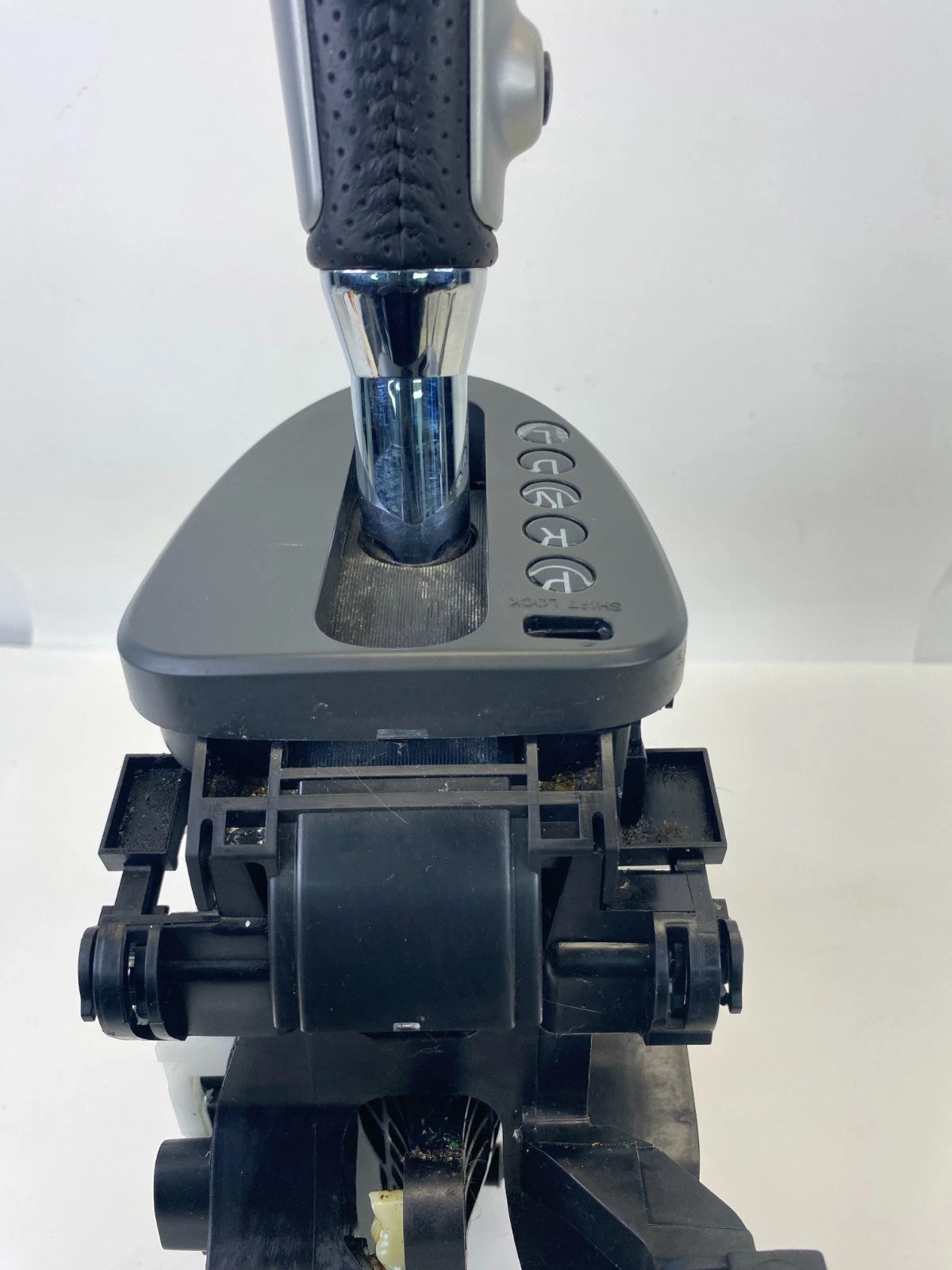 2008-2013 NISSAN ROGUE 2.5L AT TRANS FLOOR GEAR SHIFTER SELECTOR LEVER JM70A OEM
