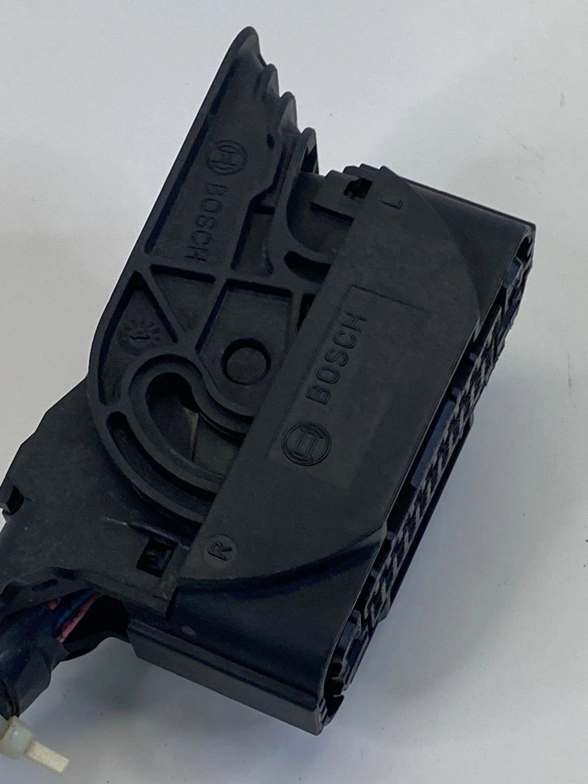 2013-2019 NISSAN SENTRA ABS ANTI LOCK BRAKE PUMP PLUG CONNECTOR 1928405766 OEM