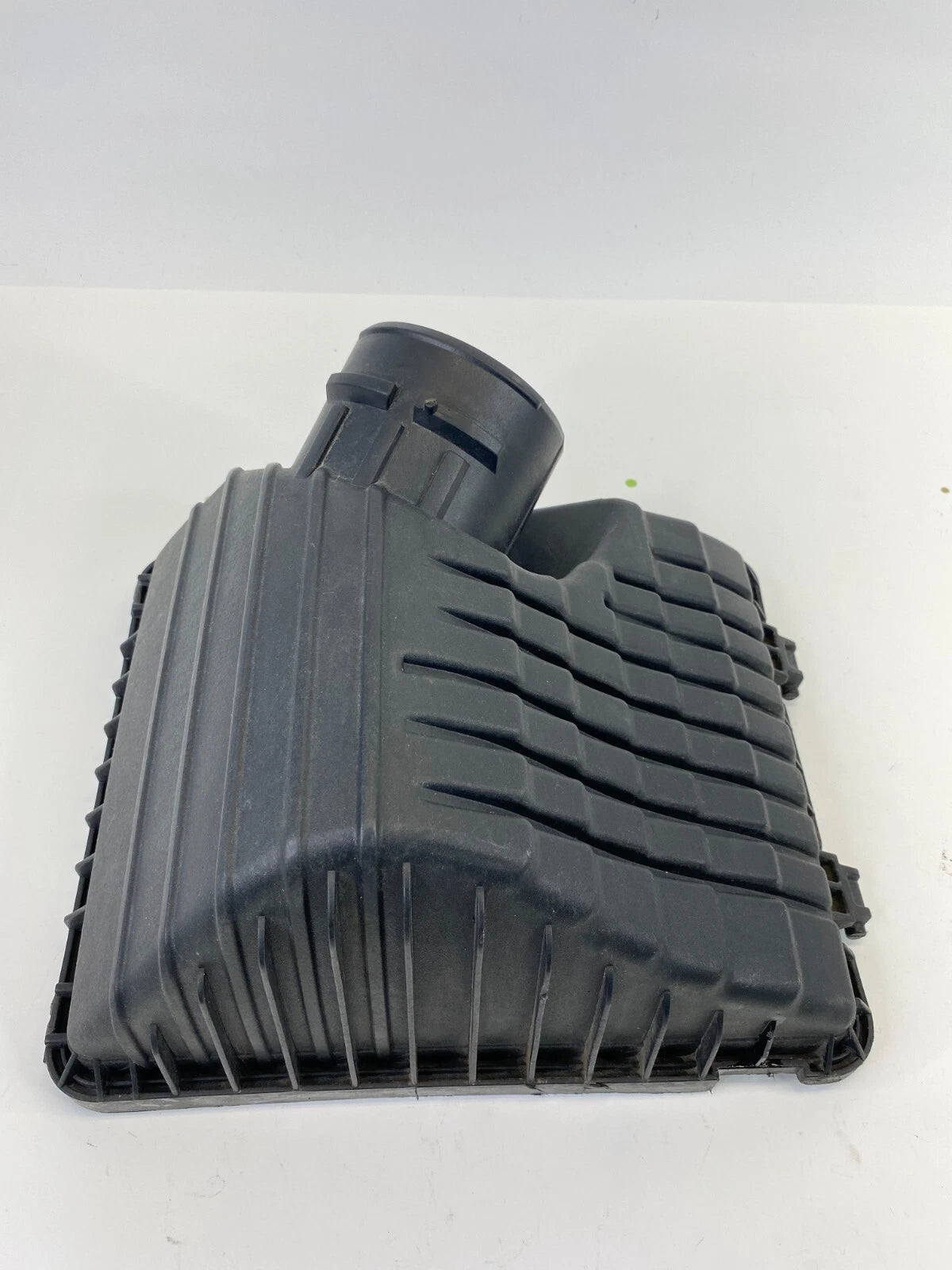 11-14 HYUNDAI SONATA 2.0L AT AIR INTAKE CLEANER BOX UPPER COVER TRIM 28111-3Q500