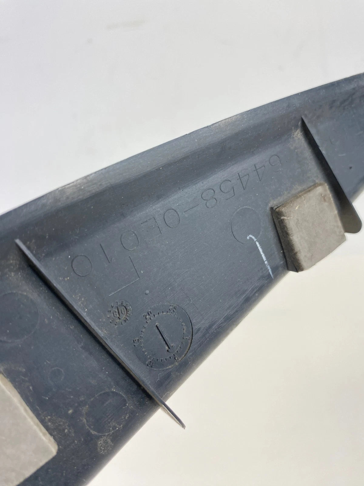 2007-2009 LEXUS RX350 04-06 RX330 LEFT DRIVER LIFTGATE STOPPER COVER 64458-0E010
