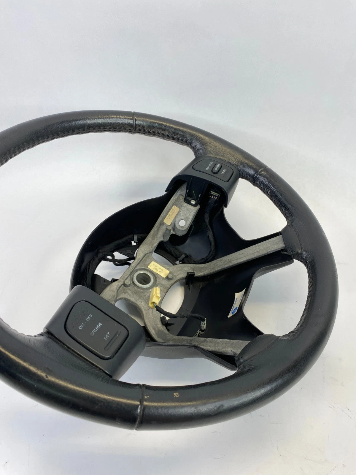 06 07 JEEP LIBERTY STEERING WHEEL W/ CRUISE CONTROL LEATHER ASSY 5JW071X9AI OEM