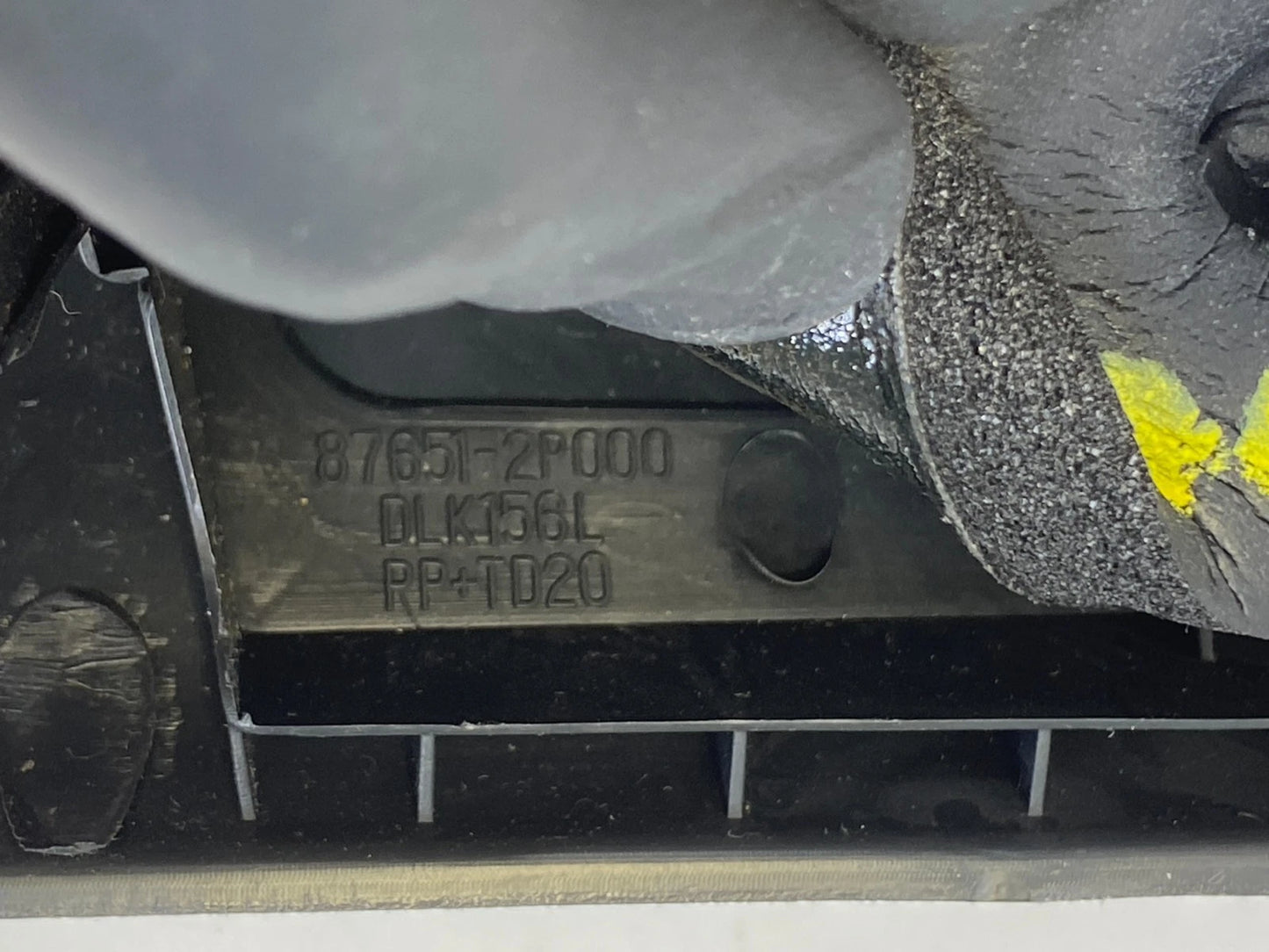 2009-2015 KIA SORENTO FRONT LEFT INNER DOOR QUADRANT COVER CORNER W/ SPEAKER OEM
