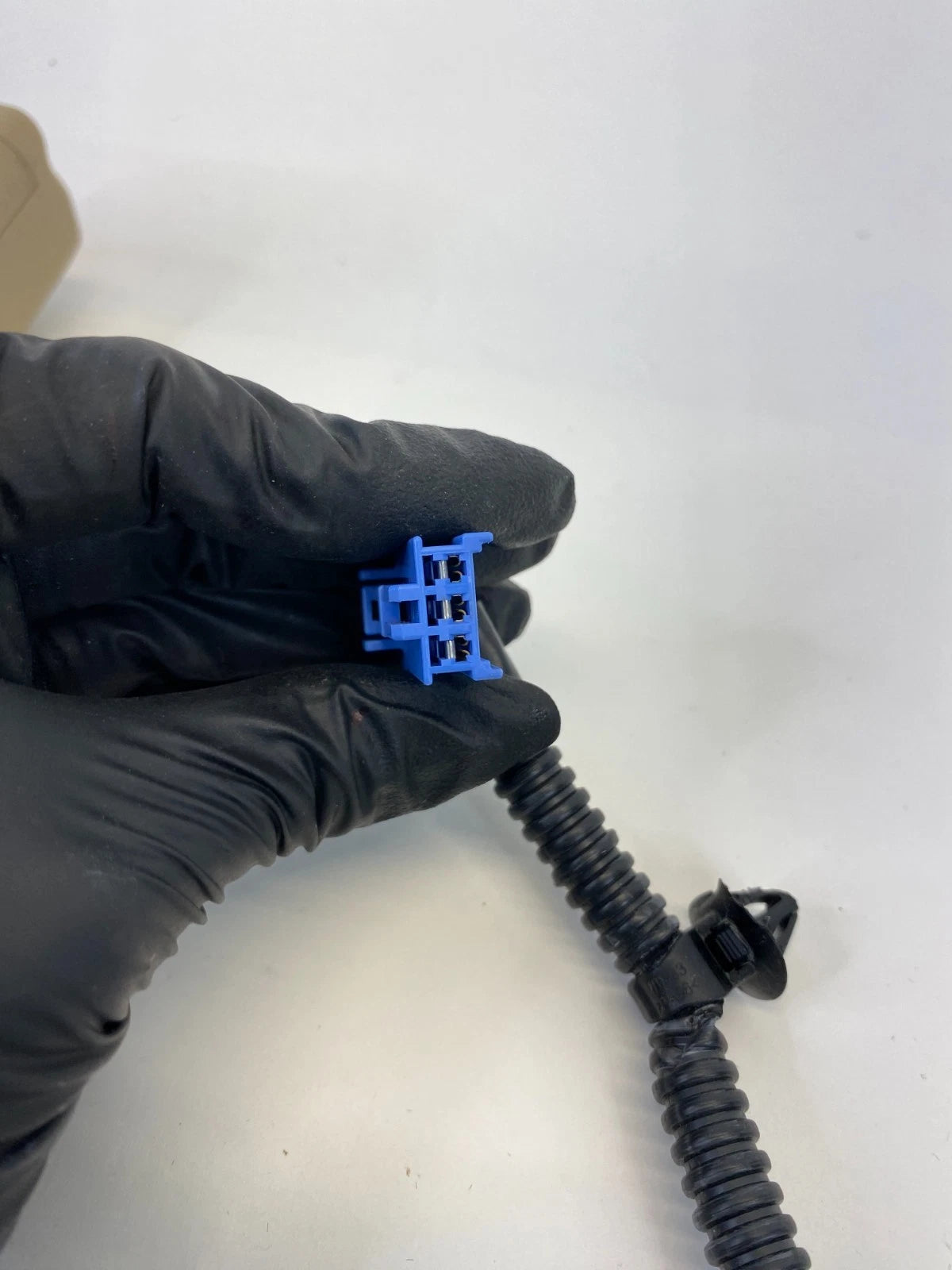 2010-2013 ACURA MDX FRONT RIGHT PASSENGER SIDE SEAT BELT BUCKLE FR RH OEM