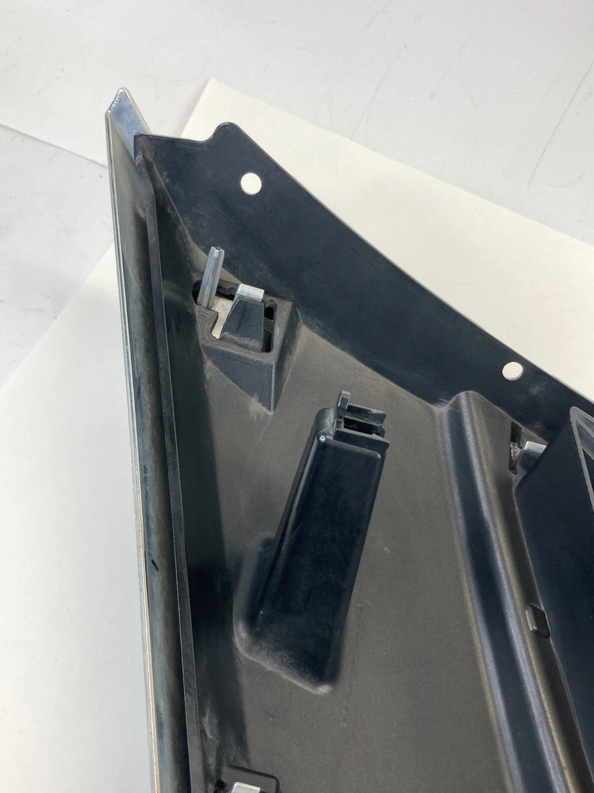 2013-2016 NISSAN PATHFINDER FRONT BUMPER UPPER GRILLE ASSEMBLY 62310-3KN0A OEM