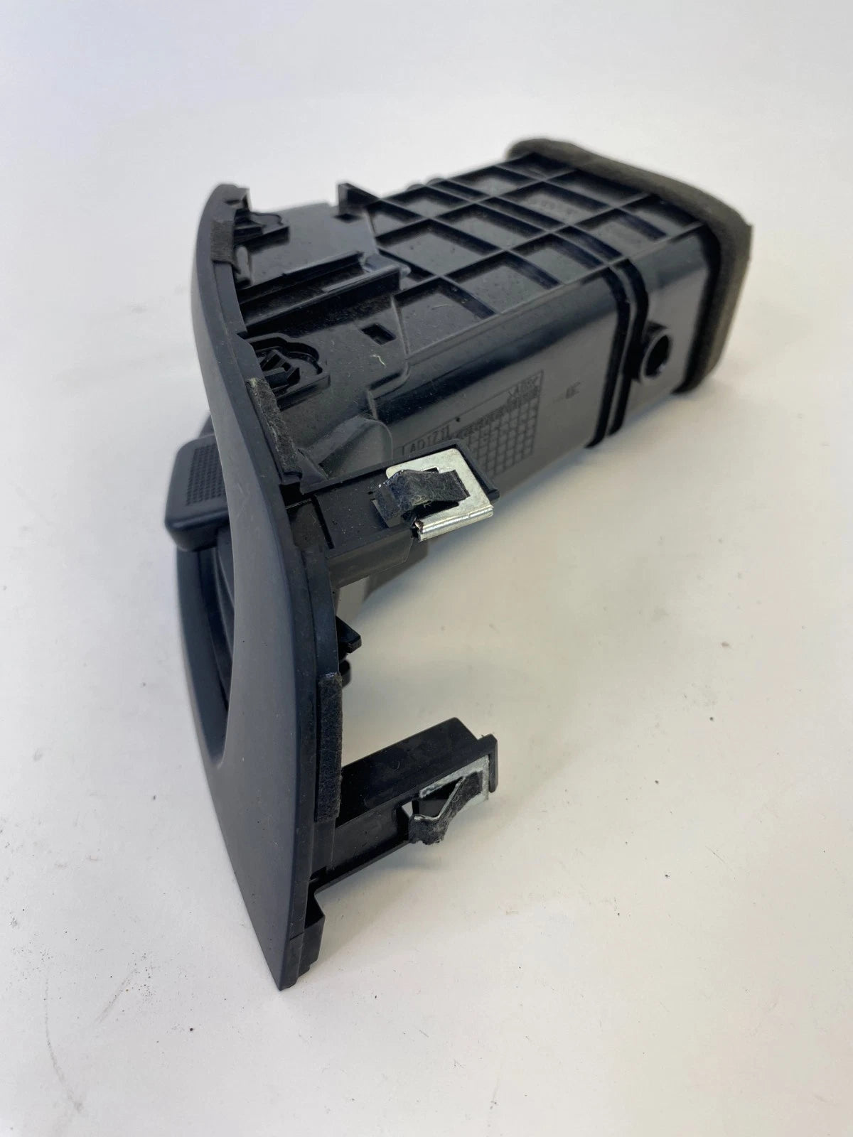 2010-2013 KIA FORTE CENTER DASH MIDDLE RIGHT AC AIR VENT TRIM DUCT GRILL OEM