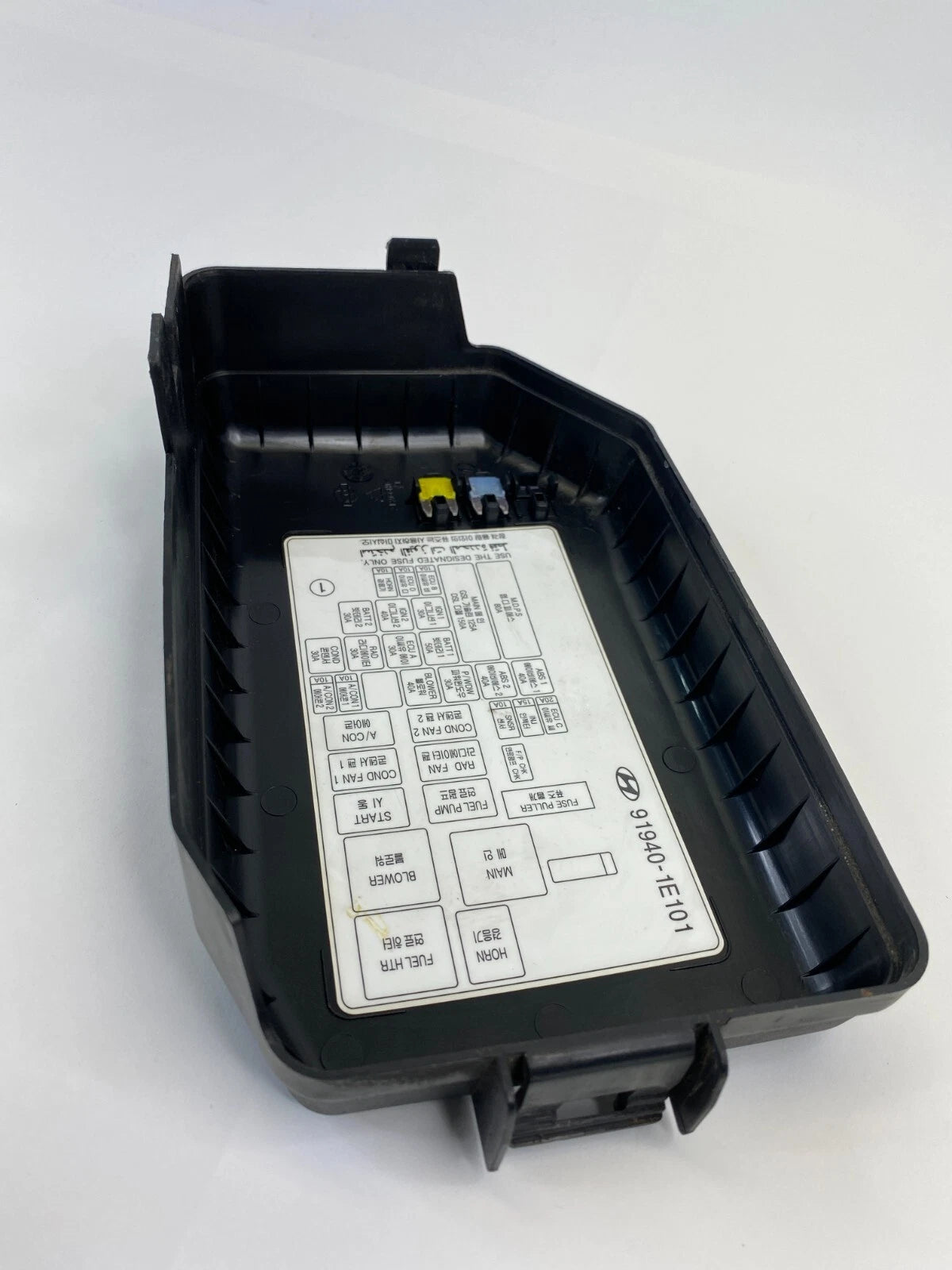 2006-2011 HYUNDAI ACCENT 1.6L ENGINE FUSE RELAY BOX BLOCK COVER 91940-1E101 OEM
