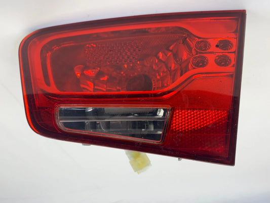 2010-2013 KIA FORTE SEDAN REAR RIGHT INNER TAILLIGHT TRUNK LID MOUNTED LAMP OEM