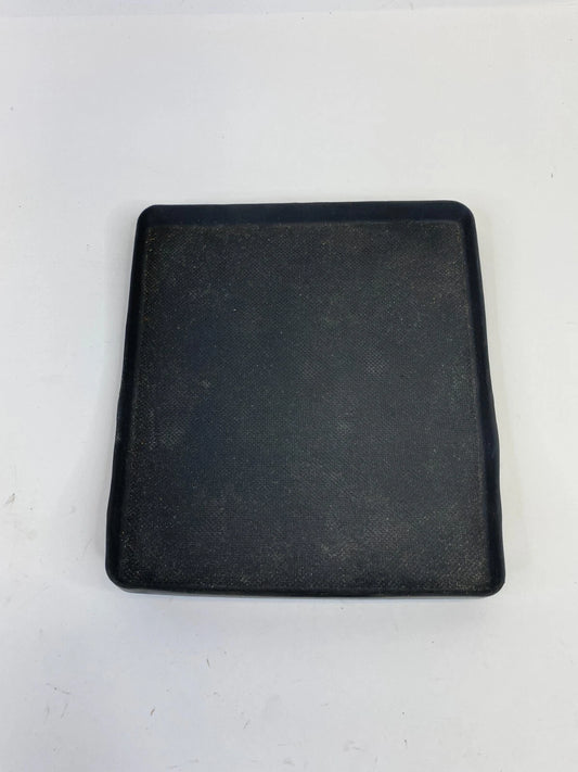 2003-2006 KIA SORENTO CENTER CONSOLE STORAGE COMPARTMENT RUBBER LINER MAT OEM