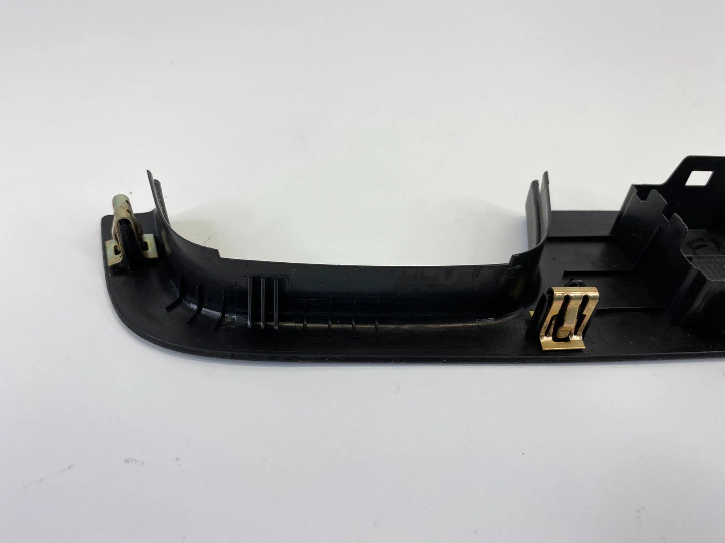 2010-2017 CHEVROLET EQUINOX FRONT RIGHT SIDE WINDOW SWITCH TRIM BEZEL 25946839