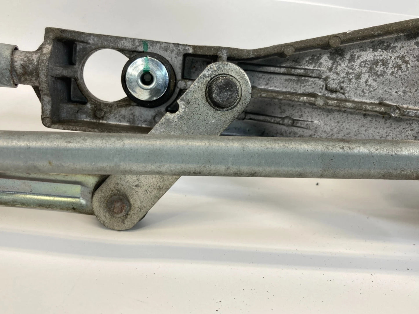 2008-2011 FORD FOCUS FRONT WINDSHIELD WIPER MOTOR LINKAGE UNIT OEM 8S43-17500-AD