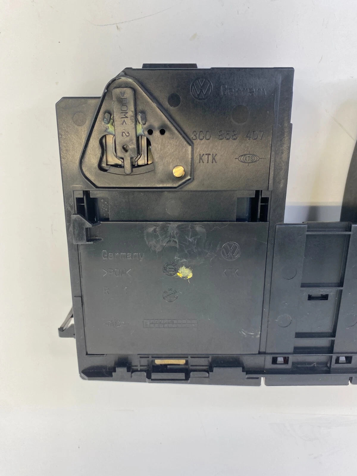 09 10 11 VOLKSWAGEN CC CENTER DASH DUAL STORAGE HAZARD SWITCH 3C0-858-407 OEM