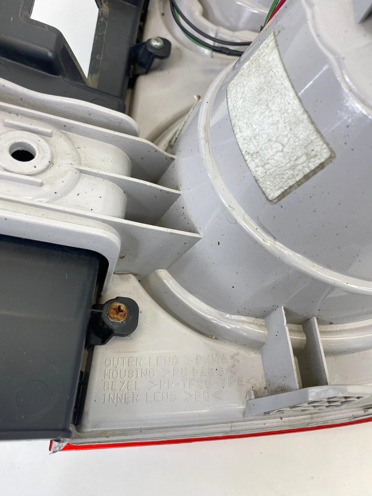 2010-2015 CHEVROLET EQUINOX LEFT DRIVER SIDE TAIL LIGHT TAILLIGHT LAMP ASSY OEM