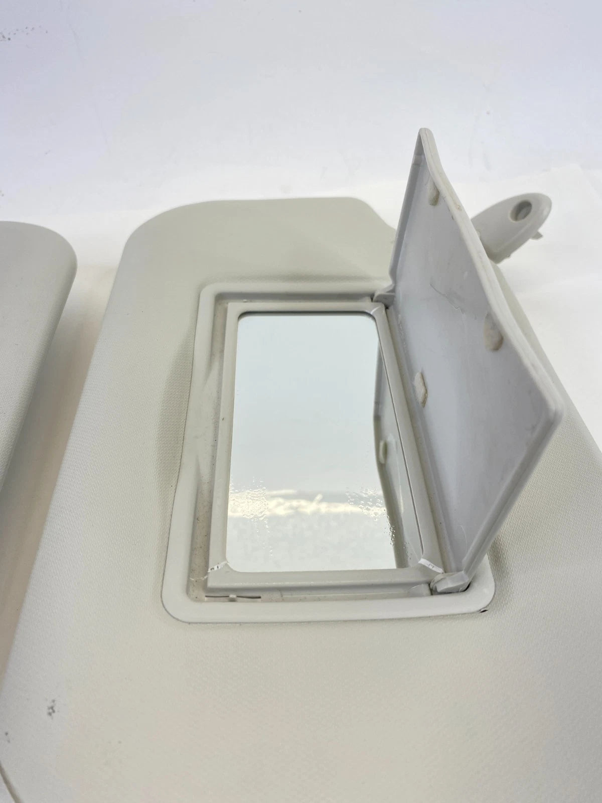 2012-2015 FORD FOCUS FRONT RIGHT & LEFT SIDE SUN VISOR W/ MIRROR SET PAIR OEM