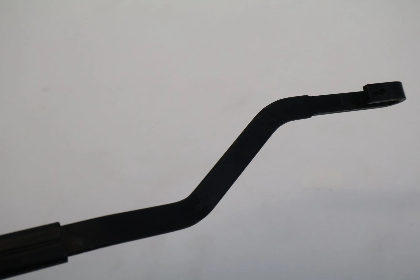 2012-2017 HYUNDAI ACCENT FRONT LEFT & RIGHT WINDSHIELD WIPER ARMS SET OEM
