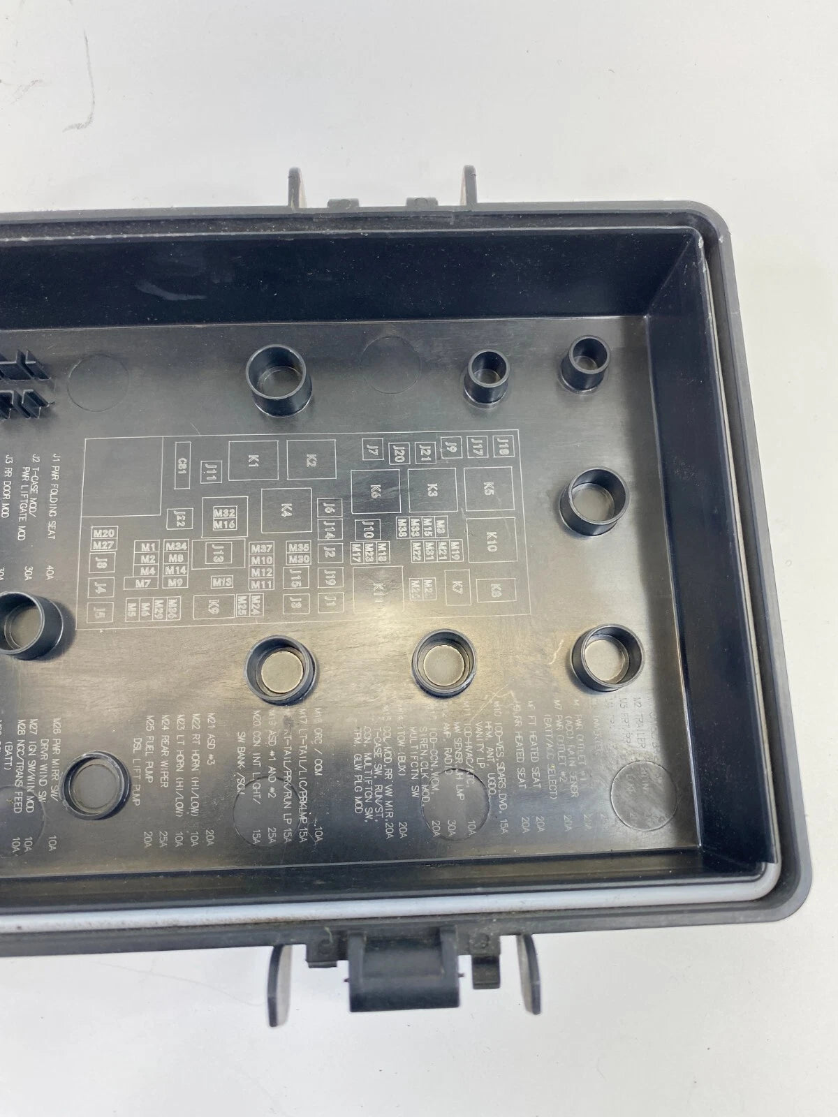 2009 2010 VOLKSWAGEN ROUTAN 4.0L ENGINE RELAY FUSE BOX LID COVER R62337-001 OEM