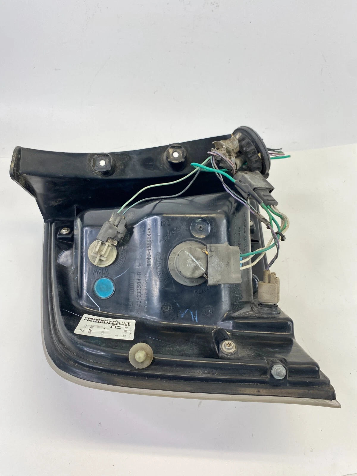 2007-2010 FORD EDGE RIGHT PASSENGER SIDE TAIL LIGHT TAILLIGHT 8T43-13B504-AE OEM