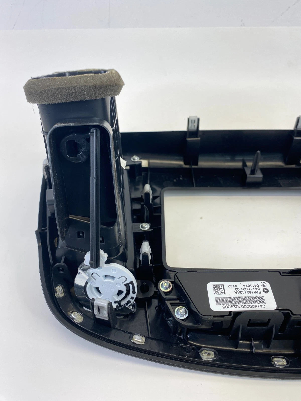 2015-2017 CHRYSLER 200 DASH RADIO BEZEL TRIM AIR VENTS HAZARD SWITCH 68160143AA