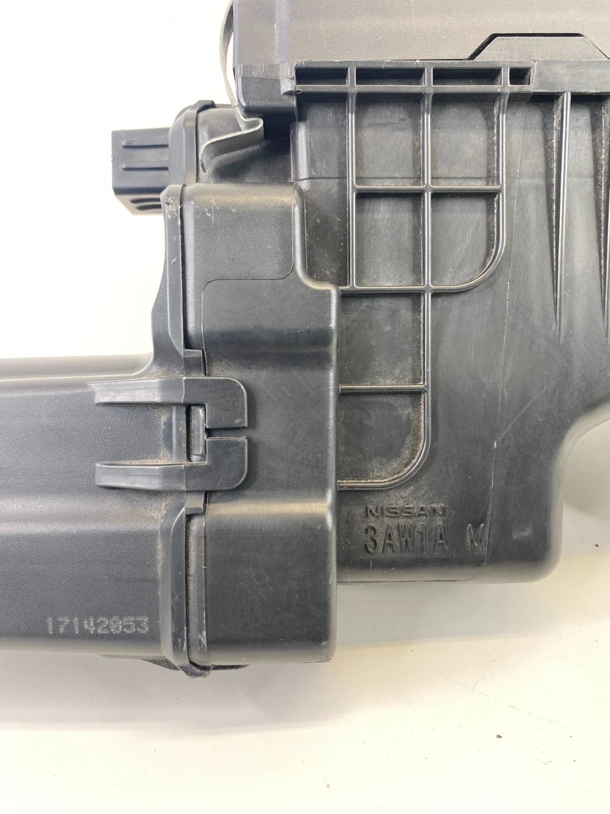 2014-2019 NISSAN VERSA NOTE 1.6L L4 AIR INTAKE CLEANER FILTER BOX ASSY W/ HOSE