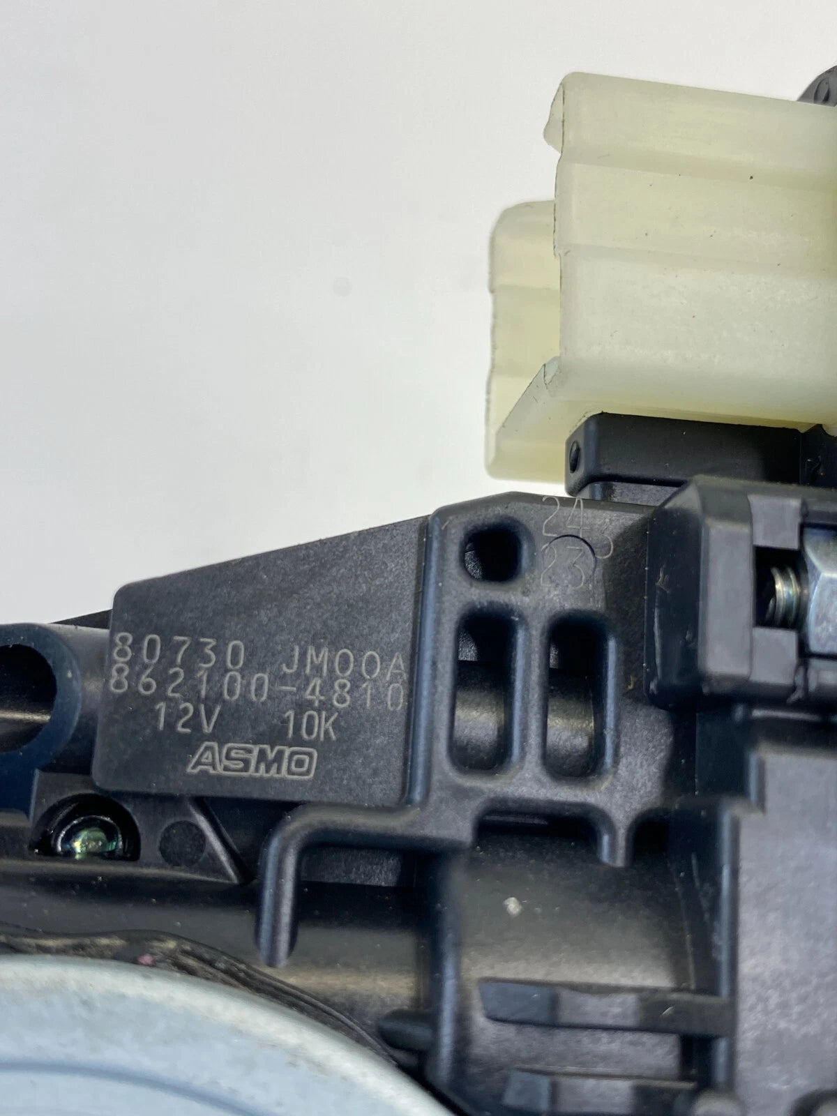 2008-2013 NISSAN ROGUE FRONT RIGHT PASSENGER SIDE DOOR WINDOW MOTOR 80730-JM00A