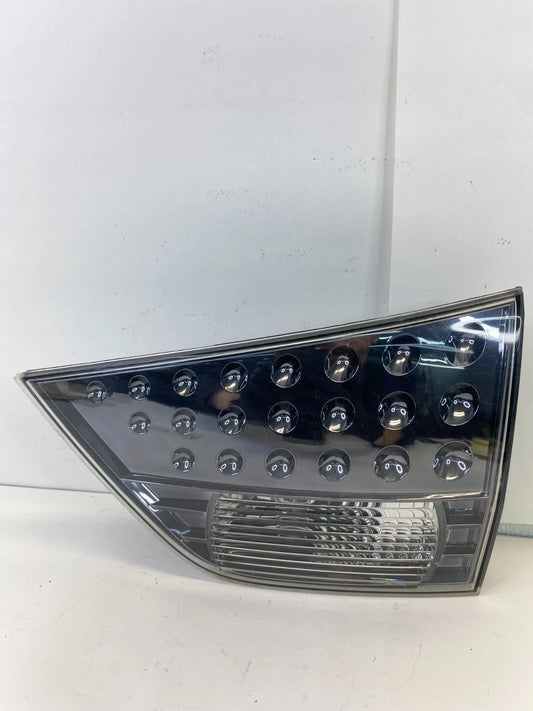 2007-2012 MITSUBISHI OUTLANDER ON LIFT GATE RIGHT SIDE INNER TAIL LIGHT LAMP OEM