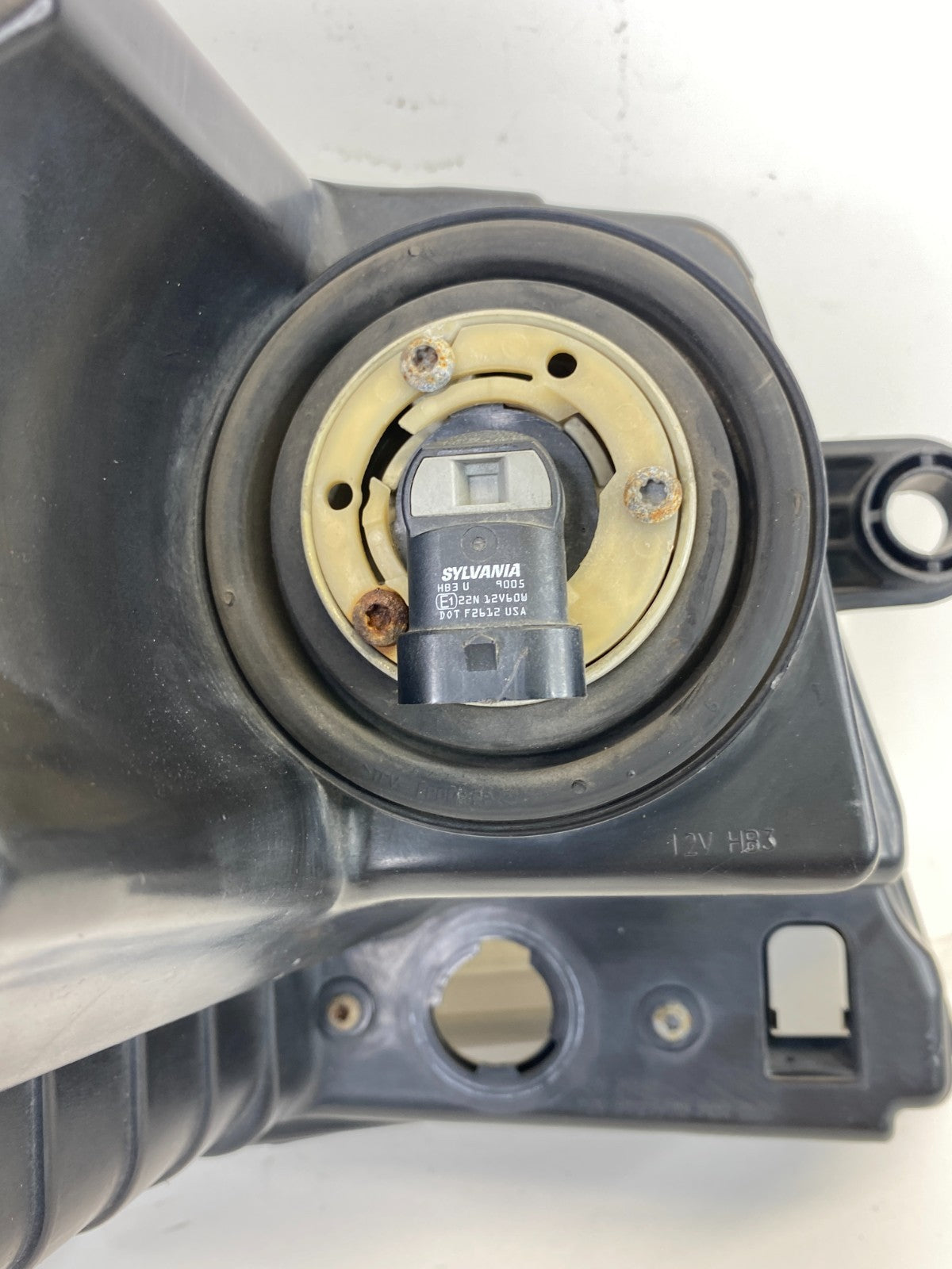 2008-2014 Dodge Avenger Front Left Driver Headlight Headlamp Halogen 5116343AD