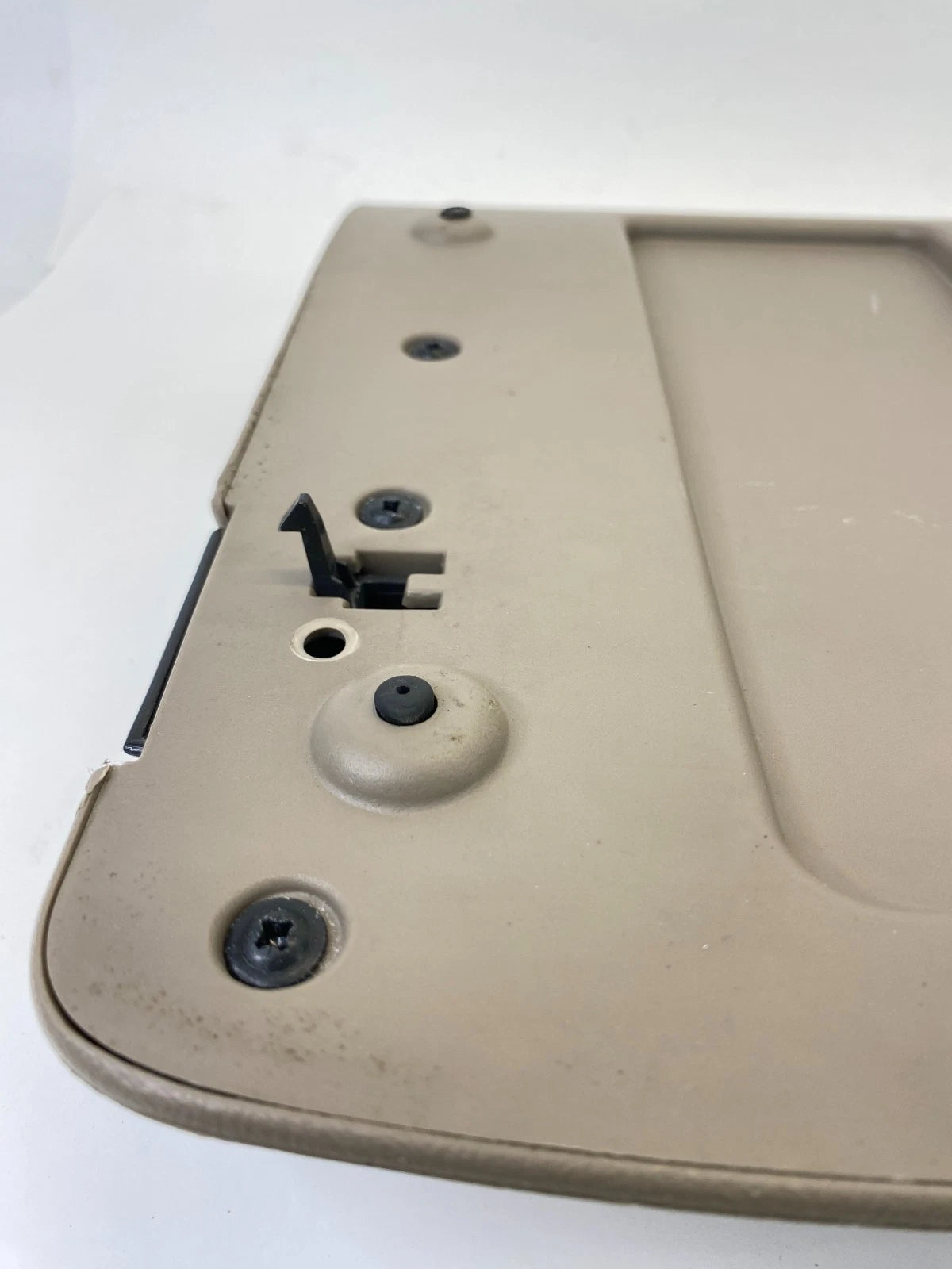 2003-2006 CHEVROLET TAHOE CENTER CONSOLE LID ARMREST ASSEMBLY WITH HINGE OEM