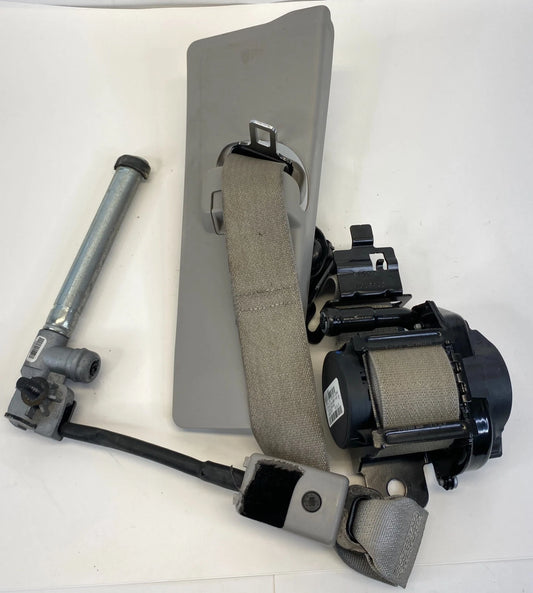 2011-2017 BUICK ENCLAVE CHEVY TRAVERSE FRONT RIGHT SEAT BELT RETRACTOR 15903263