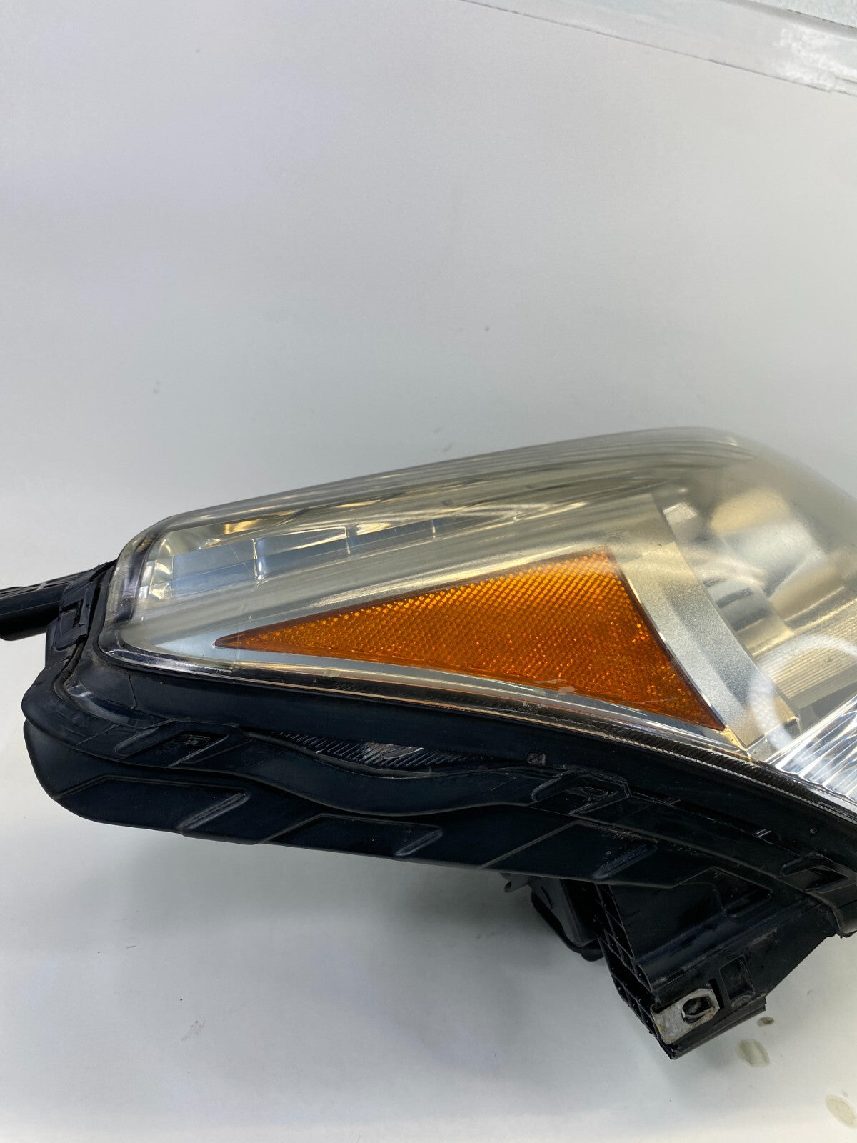 09 10 11 12 Chevrolet Traverse Right Passenger Side Headlight Headlamp Assembly