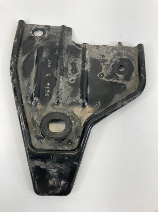 2003-2006 LINCOLN NAVIGATOR UPPER RADIATOR RIGHT SIDE MOUNTING BRACKET 2L148B358