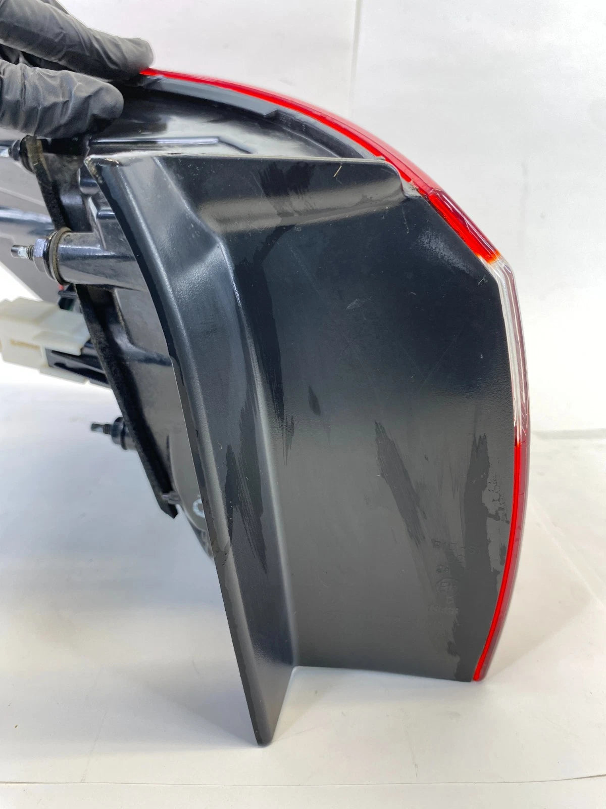 2012-2017 KIA RIO REAR RIGHT PASSENGER OUTER TAIL LIGHT LAMP UNIT 92402-1W0 OEM