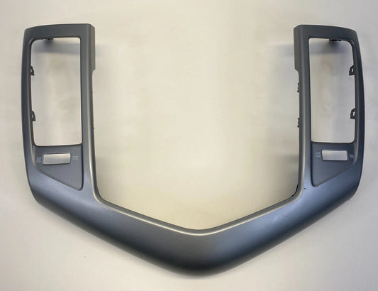 2011-2016 CHEVROLET CRUZE DASH RADIO SURROUND BEZEL TRIM PANEL OEM 94567907