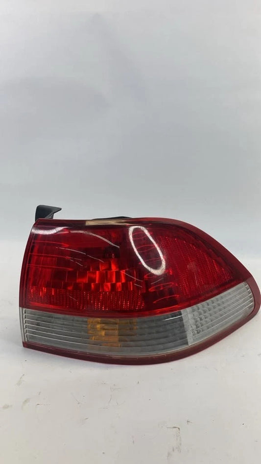 01 02 HONDA ACCORD SEDAN PASSENGER RIGHT TAILLIGHT QUARTER PANEL TAIL LIGHT OEM