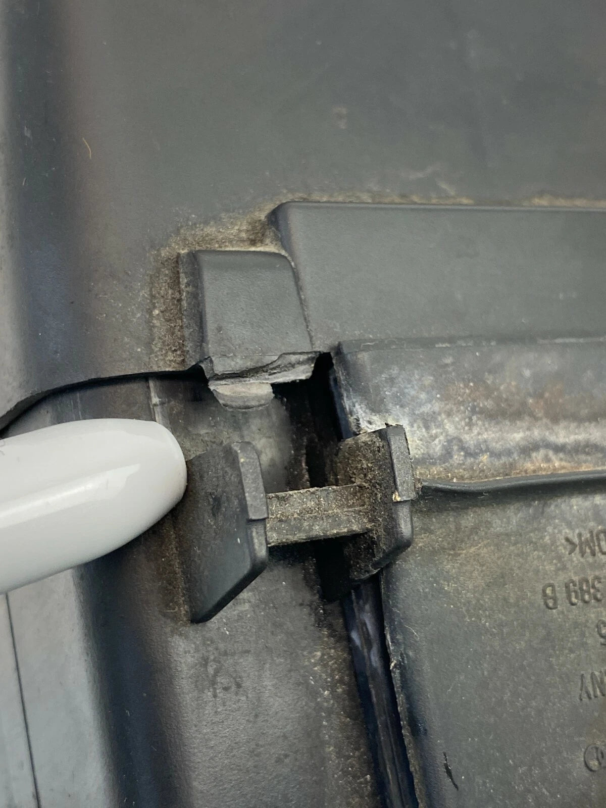 1999-2004 VOLKSWAGEN JETTA 2.0L A/T ENGINE FUSE RELAY BOX JUNCTION 1J0941389 OEM